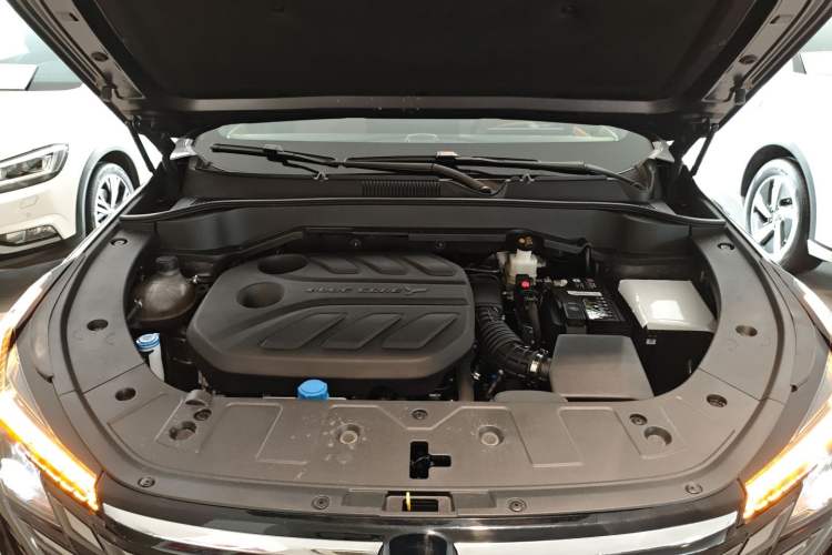 Used CHANGAN UNI-Z 2025 1.5T Premium Edition Engine Bay