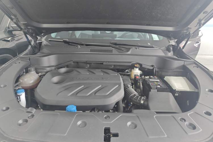 Used CHANGAN UNI-Z 2025 1.5T Premium Edition Engine Bay