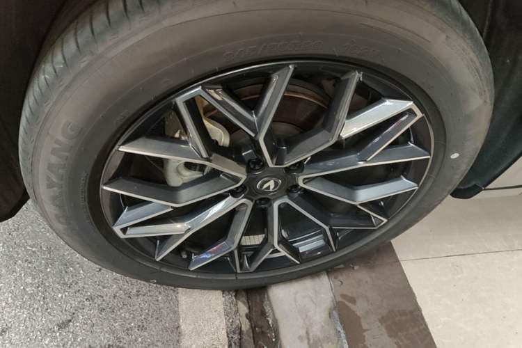 Used CHANGAN UNI-Z 2025 1.5T Premium Edition Exterior 2