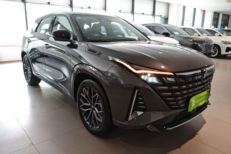 Used CHANGAN UNI-Z 2025 1.5T Premium Edition Exterior 2