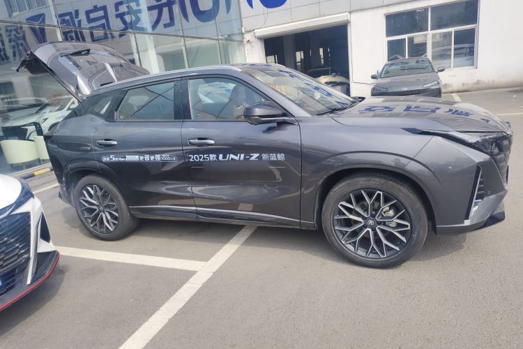 Used CHANGAN UNI-Z 2025 1.5T Premium Edition Exterior 3