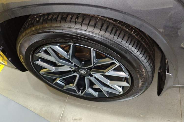 Used CHANGAN UNI-Z 2025 1.5T Luxury Version Exterior 4