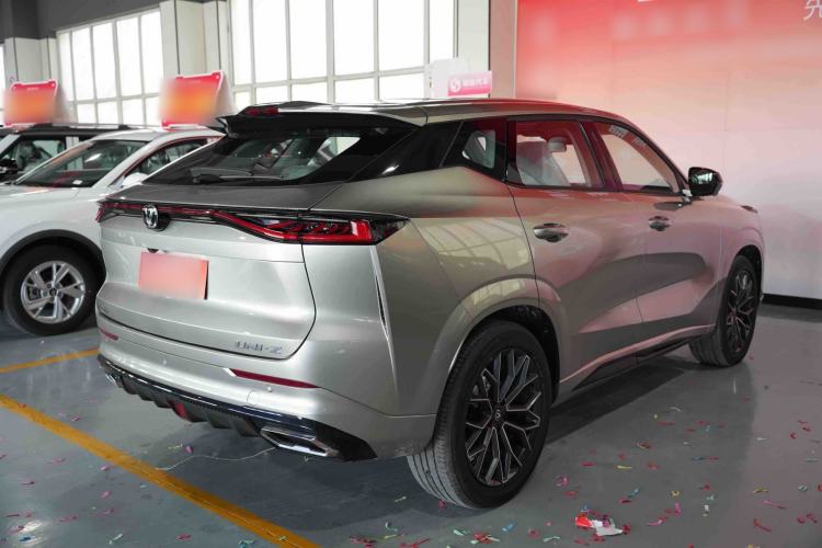 Used CHANGAN UNI-Z 2025 1.5T Luxury Version Exterior 4