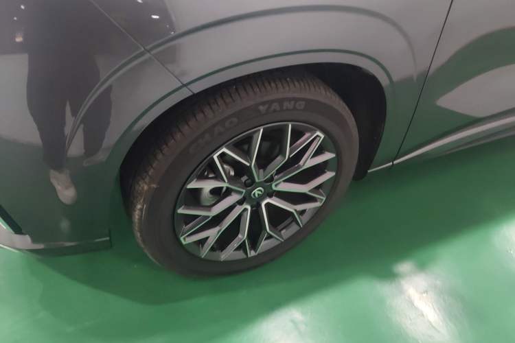 Used CHANGAN UNI-Z 2025 1.5T Premium Edition Exterior 4