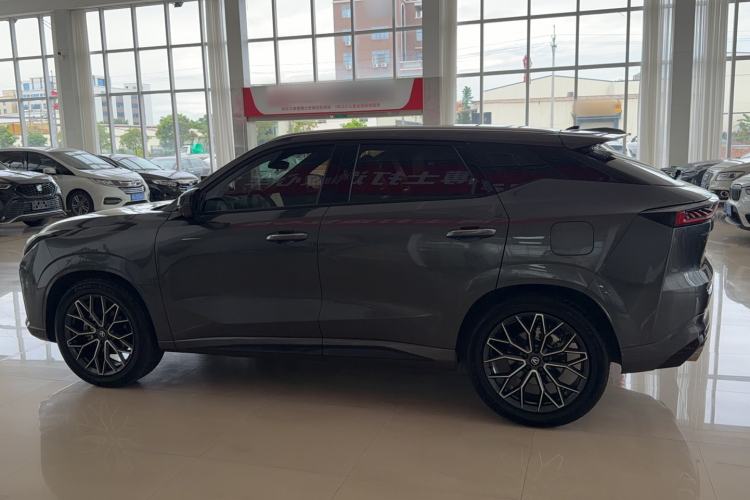 Used CHANGAN UNI-Z 2025 1.5T Premium Edition Exterior 4