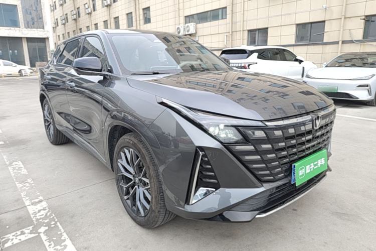 Used CHANGAN UNI-Z 2025 1.5T Luxury Version Front Right 45 Deg