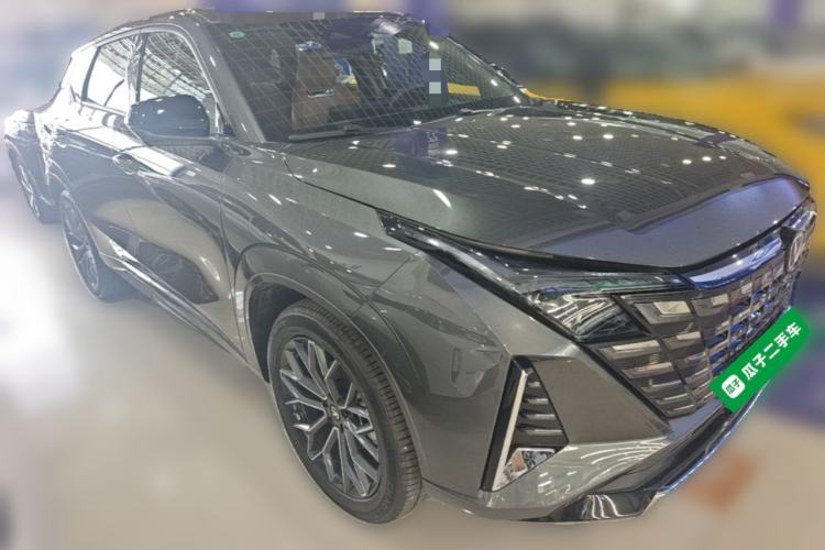 Used CHANGAN UNI-Z 2025 1.5T Luxury Version Front Right 45 Deg