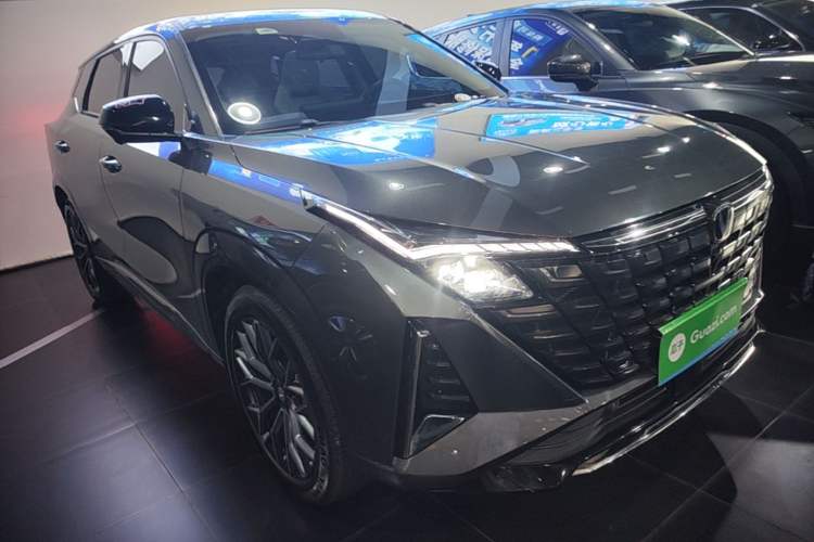 Used CHANGAN UNI-Z 2025 1.5T Luxury Version Front Right 45 Deg