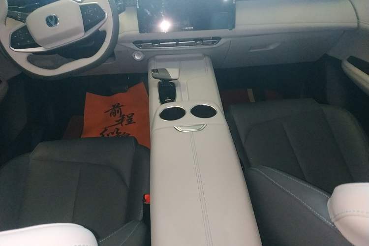 Used CHANGAN UNI-Z 2025 1.5T Premium Edition Gear Lever