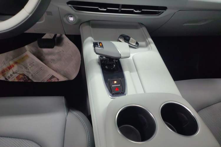 Used CHANGAN UNI-Z 2025 1.5T Premium Edition Gear Lever