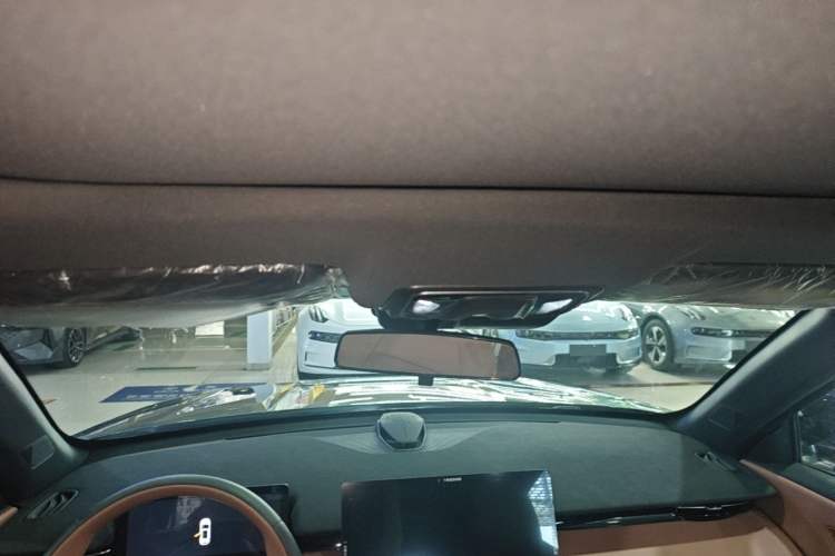 Used CHANGAN UNI-Z 2025 1.5T Luxury Version Headliner