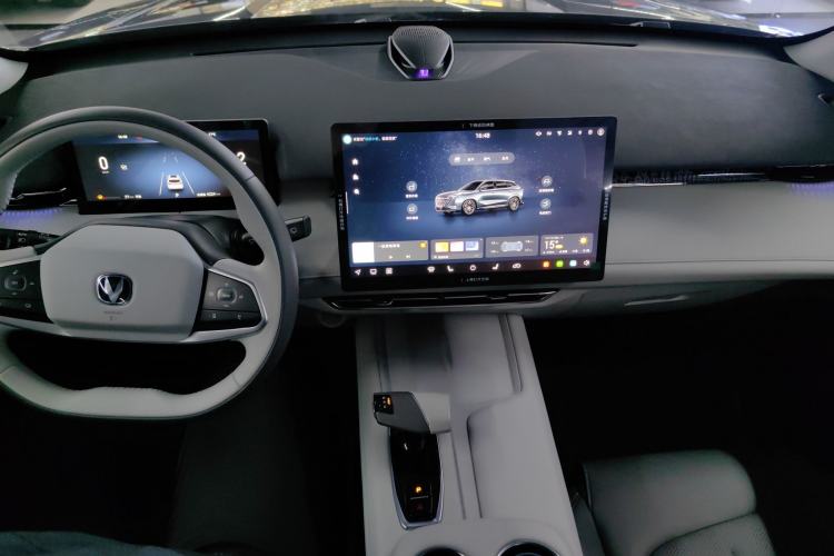 Used CHANGAN UNI-Z 2025 1.5T Premium Edition Interior 3