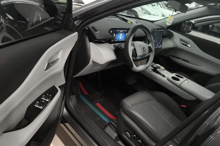 Used CHANGAN UNI-Z 2025 1.5T Premium Edition Interior 3