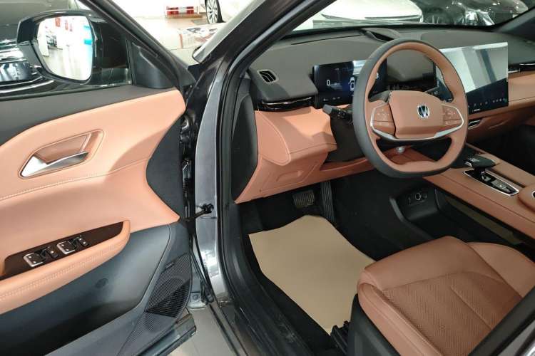 Used CHANGAN UNI-Z 2025 1.5T Premium Edition Interior 3