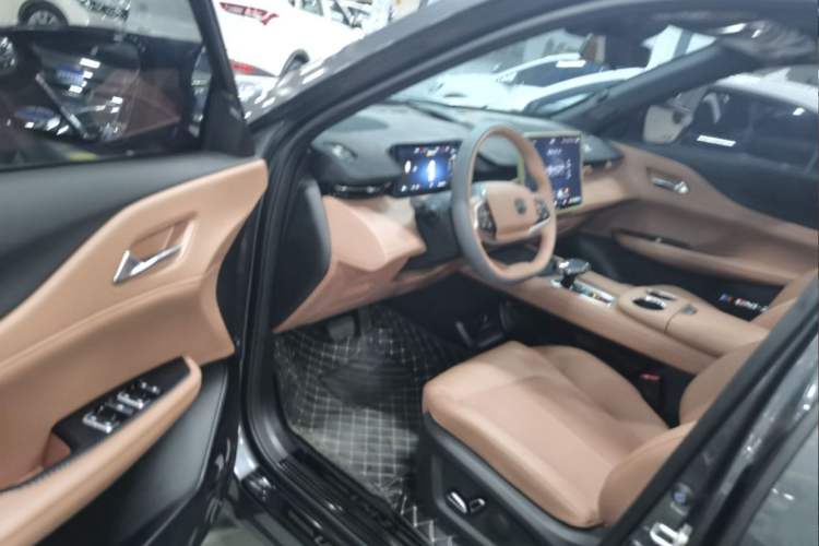 Used CHANGAN UNI-Z 2025 1.5T Luxury Version Interior 4