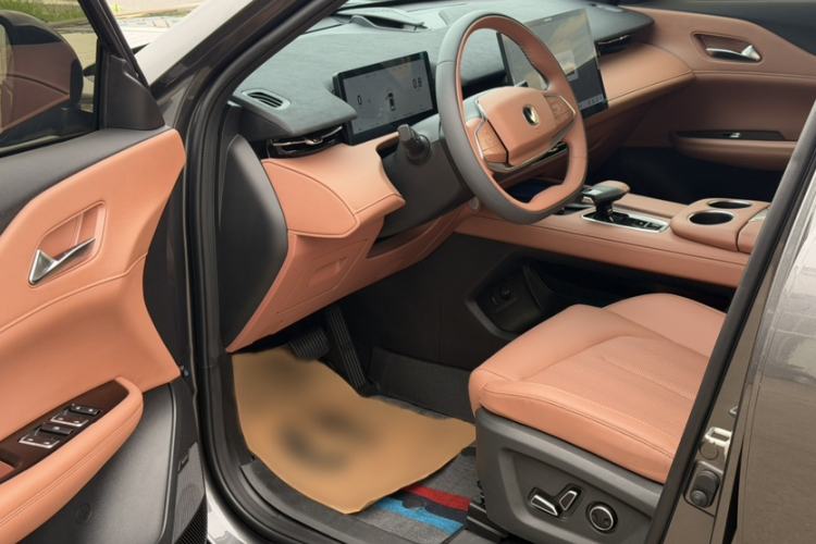 Used CHANGAN UNI-Z 2025 1.5T Premium Edition Interior 4