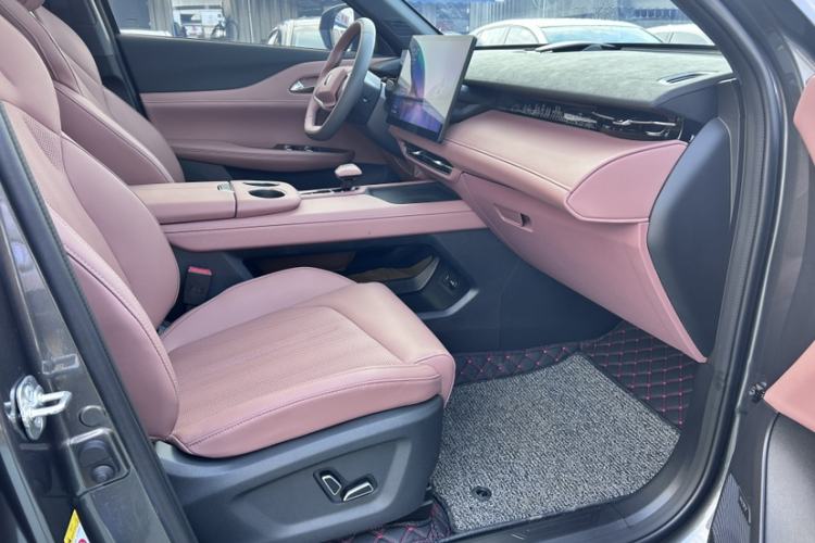 Used CHANGAN UNI-Z 2025 1.5T Premium Edition Interior 5