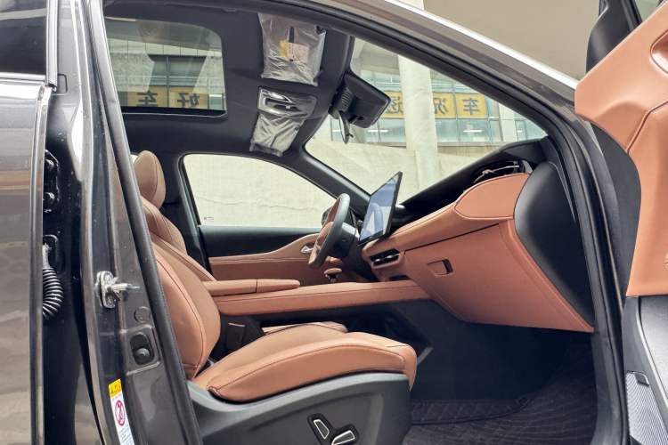 Used CHANGAN UNI-Z 2025 500Bar PRO Interior 5