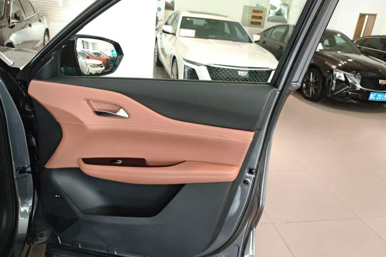 Used CHANGAN UNI-Z 2025 1.5T Premium Edition Interior 5