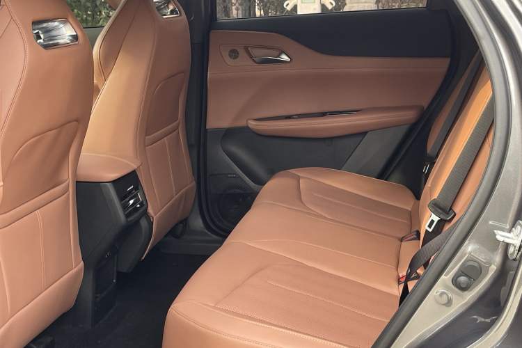 Used CHANGAN UNI-Z 2025 1.5T Premium Edition Interior 6
