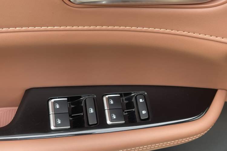 Used CHANGAN UNI-Z 2025 1.5T Premium Edition Interior 7