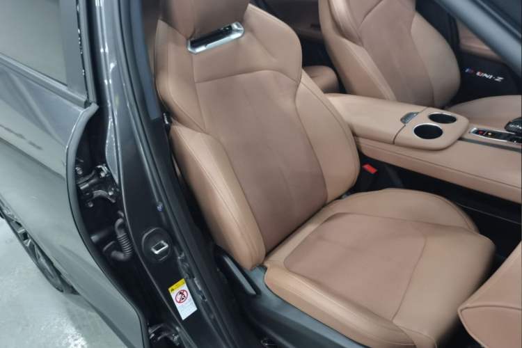 Used CHANGAN UNI-Z 2025 1.5T Luxury Version Interior 8