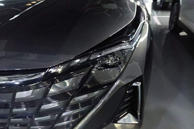 Used CHANGAN UNI-Z 2025 1.5T Premium Edition Left Front Headlight