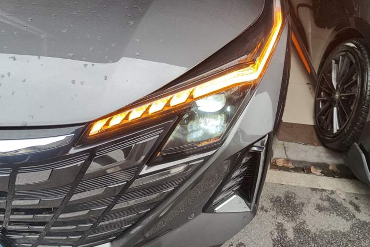 Used CHANGAN UNI-Z 2025 1.5T Premium Edition Left Front Headlight