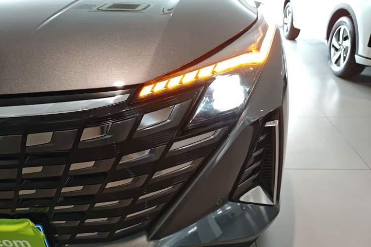 Used CHANGAN UNI-Z 2025 1.5T Premium Edition Left Front Headlight