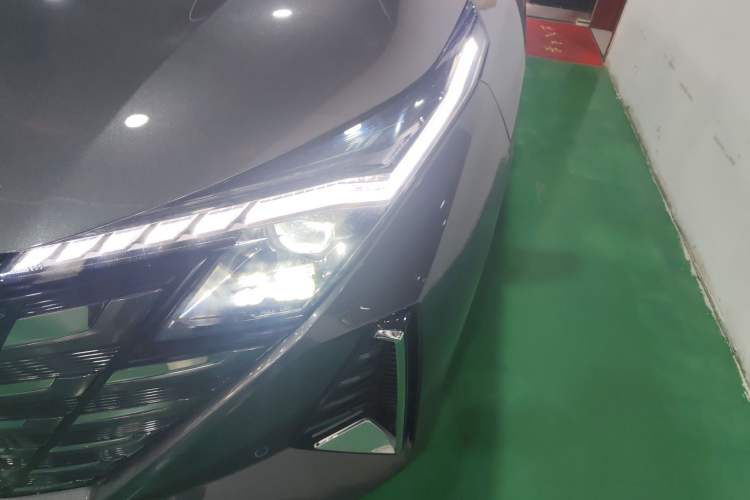 Used CHANGAN UNI-Z 2025 1.5T Premium Edition Left Front Headlight