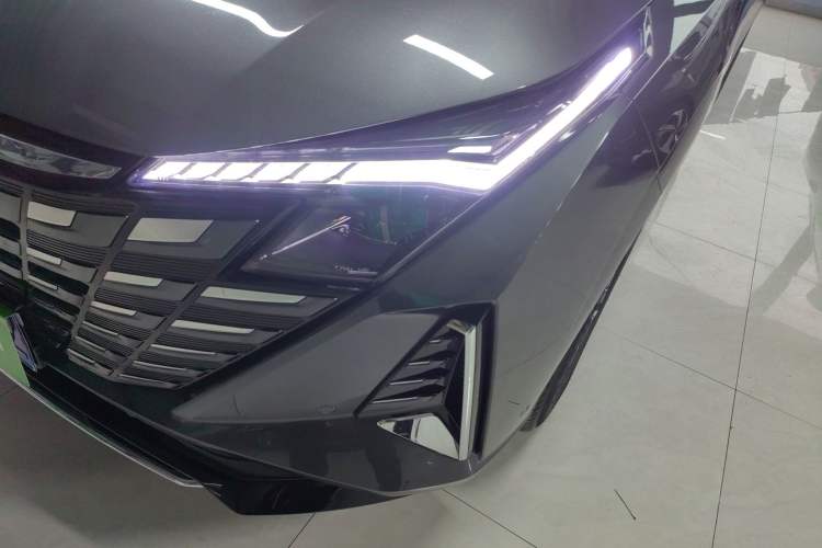 Used CHANGAN UNI-Z 2025 1.5T Premium Edition Left Front Headlight