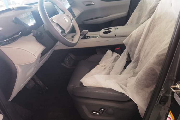 Used CHANGAN UNI-Z 2025 500Bar PRO Left Front Seat