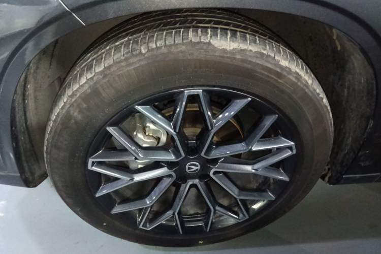 Used CHANGAN UNI-Z 2025 1.5T Premium Edition Left Front Wheel Hub