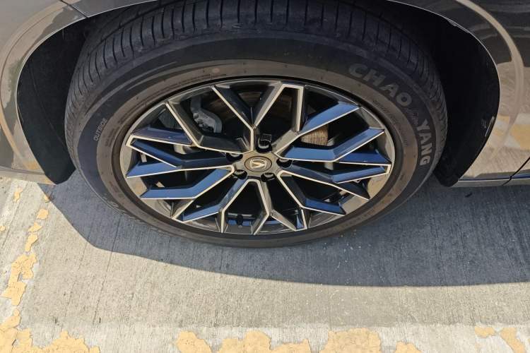 Used CHANGAN UNI-Z 2025 1.5T Premium Edition Left Front Wheel Hub