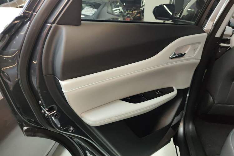 Used CHANGAN UNI-Z 2025 1.5T Luxury Version Left Rear Door Interior