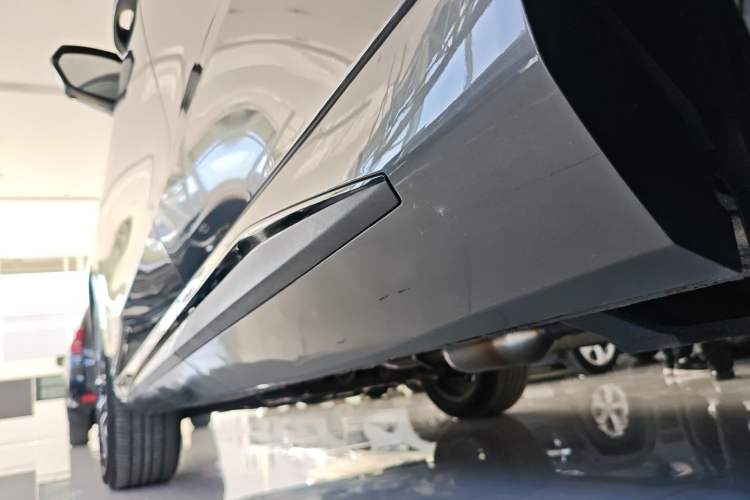 Used CHANGAN UNI-Z 2025 1.5T Premium Edition Left Side Sill