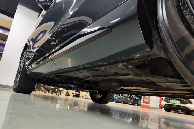 Used CHANGAN UNI-Z 2025 1.5T Luxury Version Left Side Sill