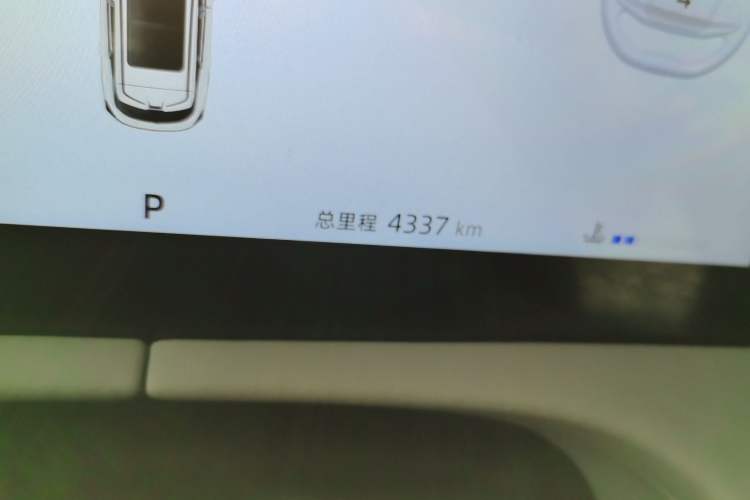 Used CHANGAN UNI-Z 2025 1.5T Premium Edition Odometer Close Up