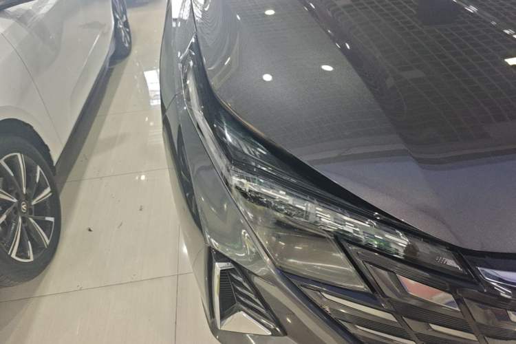 Used CHANGAN UNI-Z 2025 1.5T Luxury Version Right Front Headlight