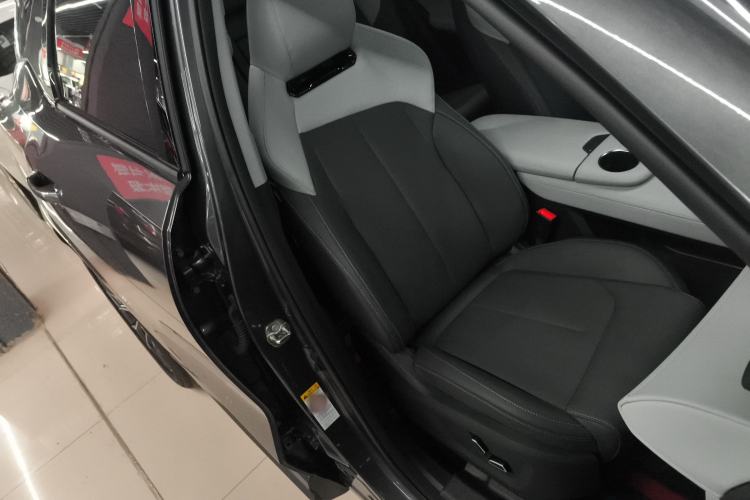 Used CHANGAN UNI-Z 2025 1.5T Premium Edition Right Front Seat
