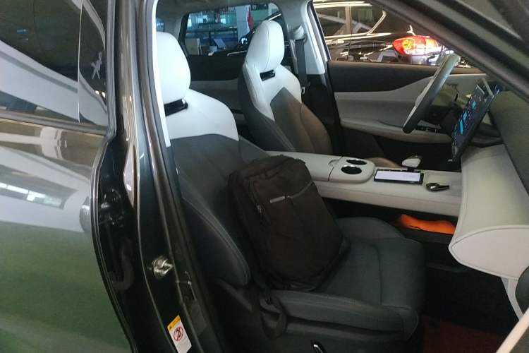 Used CHANGAN UNI-Z 2025 1.5T Premium Edition Right Front Seat