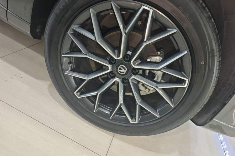 Used CHANGAN UNI-Z 2025 1.5T Luxury Version Right Front Wheel Hub