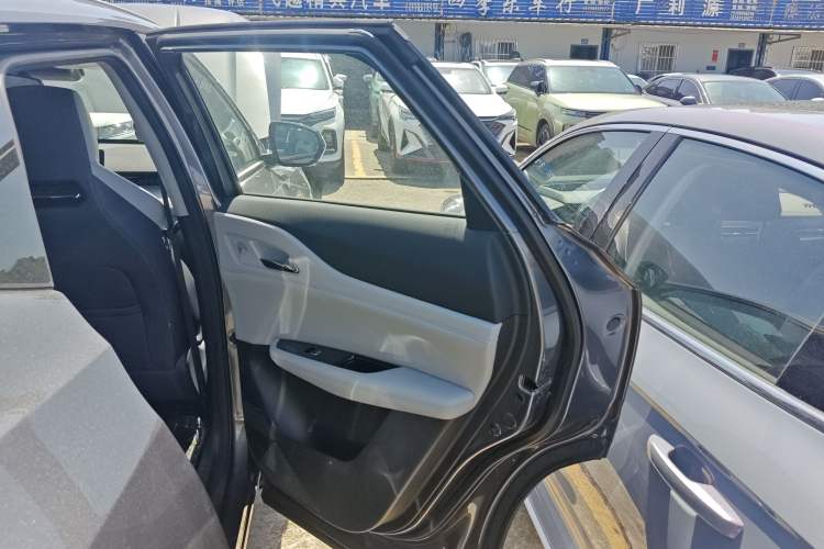 Used CHANGAN UNI-Z 2025 1.5T Premium Edition Right Rear Door Interior