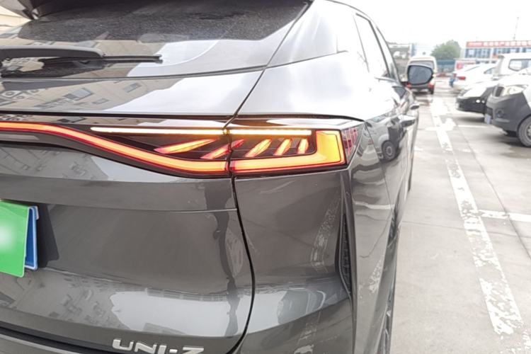 Used CHANGAN UNI-Z 2025 1.5T Luxury Version Right Rear Taillight