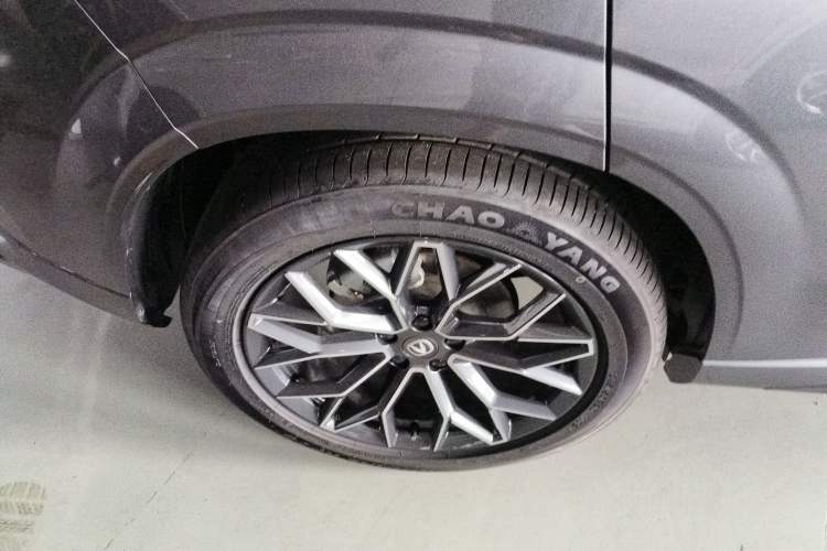 Used CHANGAN UNI-Z 2025 1.5T Premium Edition Right Rear Wheel Hub