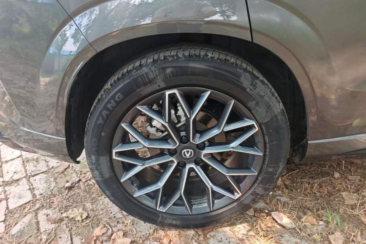 Used CHANGAN UNI-Z 2025 1.5T Premium Edition Right Rear Wheel Hub