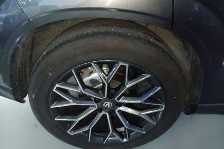 Used CHANGAN UNI-Z 2025 1.5T Premium Edition Right Rear Wheel Hub