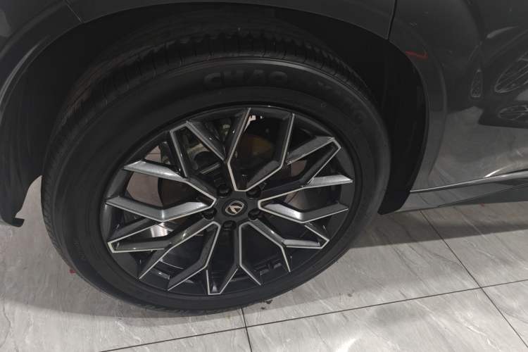 Used CHANGAN UNI-Z 2025 1.5T Premium Edition Right Rear Wheel Hub