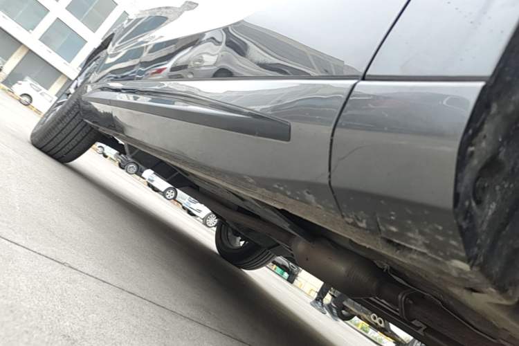 Used CHANGAN UNI-Z 2025 1.5T Luxury Version Right Side Sill