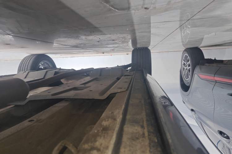Used CHANGAN UNI-Z 2025 1.5T Premium Edition Right Side Sill